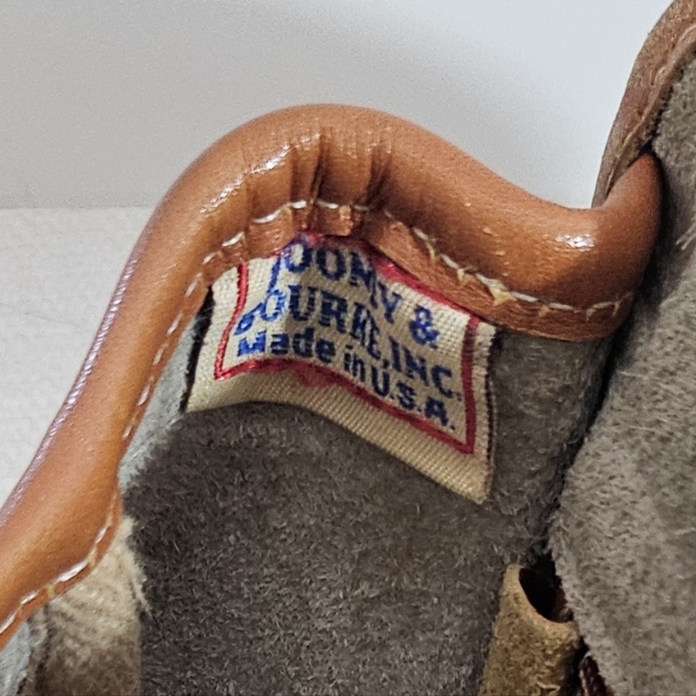 Vtg, Dooney & Bourke AWL Cavalry Trooper Crossbody Taupe W/British Tan Trim R71 - Picture 6 of 16